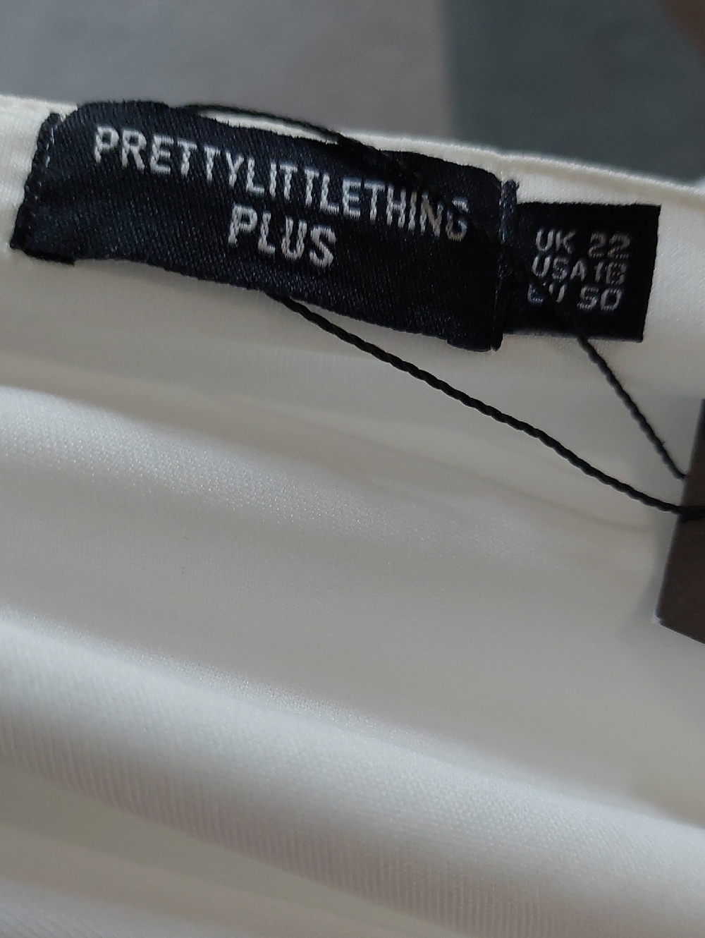 NWT PrettyLittleThing White Puff Sleeve Puffball Hem Shift Mini Dress Sz 18 - Picture 10 of 11
